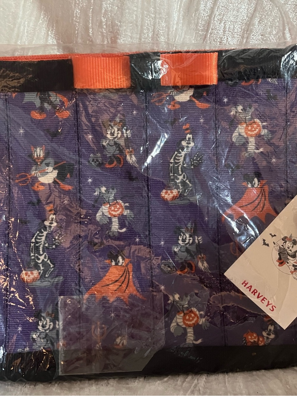 NWT Harveys x Disney Mickey and Friends Bow Clutch - Picture 3 of 10